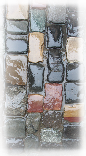 Foto, welches zeigt wie bunt die Pflastersteine sind