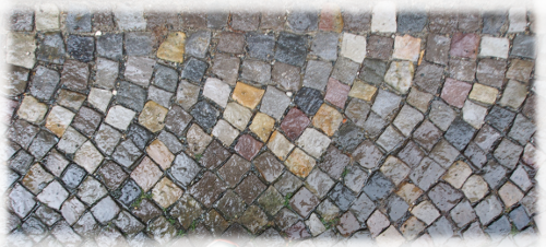 Foto, welches zeigt wie bunt die Pflastersteine sind