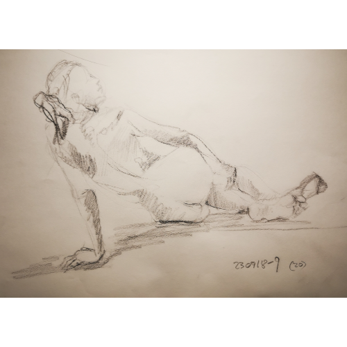 Rückansicht, w Akt liegend, leicht nach oben fast schon zurückblickend